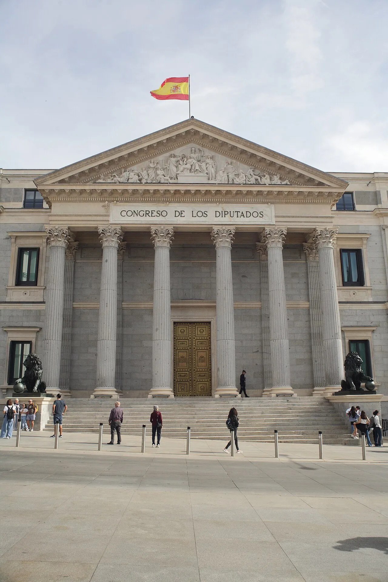 De buitenkant van het Congreso de los Diputados, het Spaanse parlementsgebouw in Madrid.