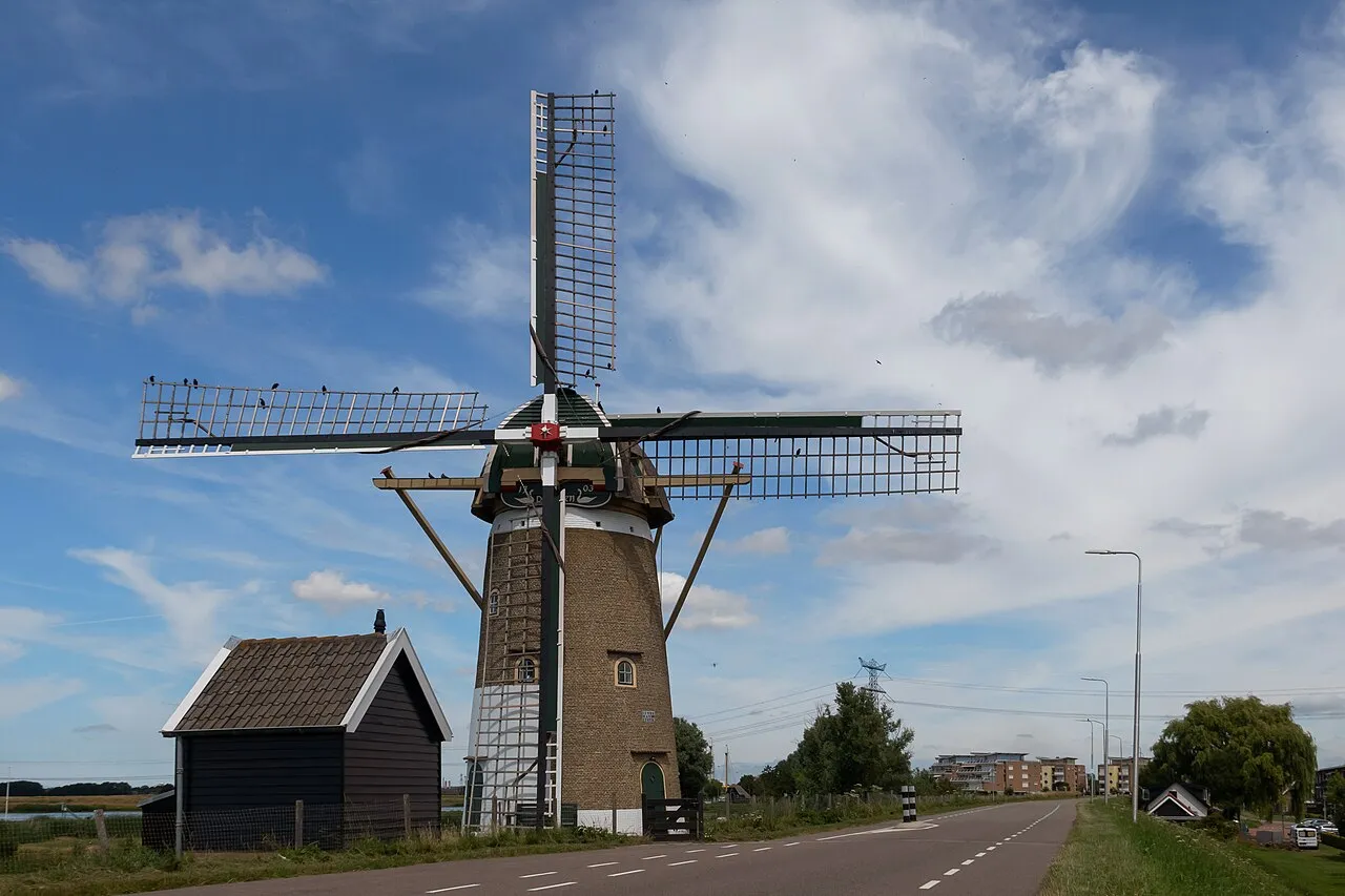 Molen De Swaen in Nieuw-Beijerland, gemeente Hoeksche Waard