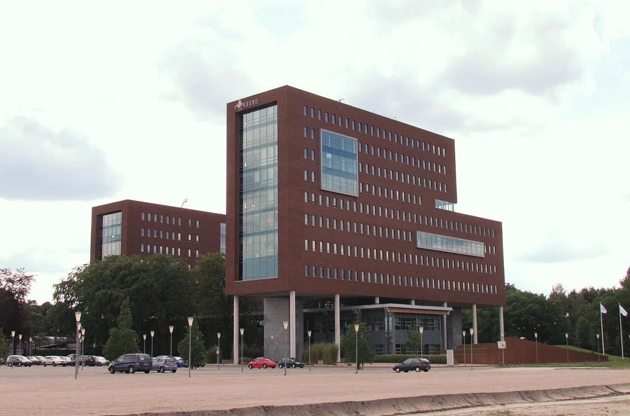 Het gedeelde hoofdbureau van politie en brandweer voor de regio Noord- en Oost-Gelderland in Apeldoorn, dat onderzoek doet naar de brand.