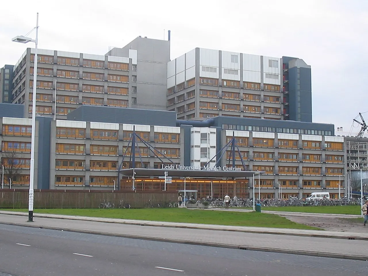 Het Leids Universitair Medisch Centrum (LUMC), het ziekenhuis dat de ebolapatiënt behandelt