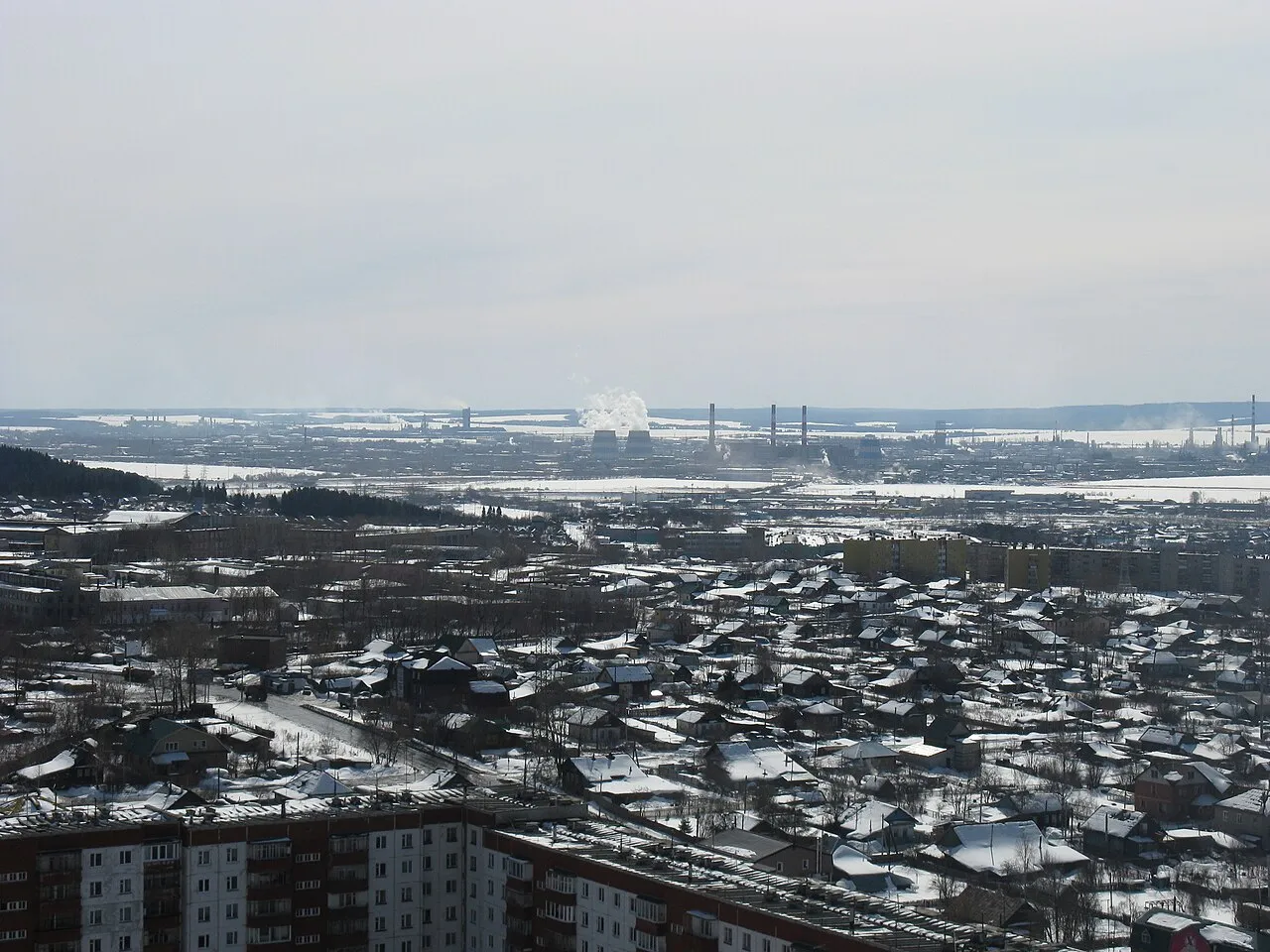 De Lukoil-olieraffinaderij in Perm, Rusland