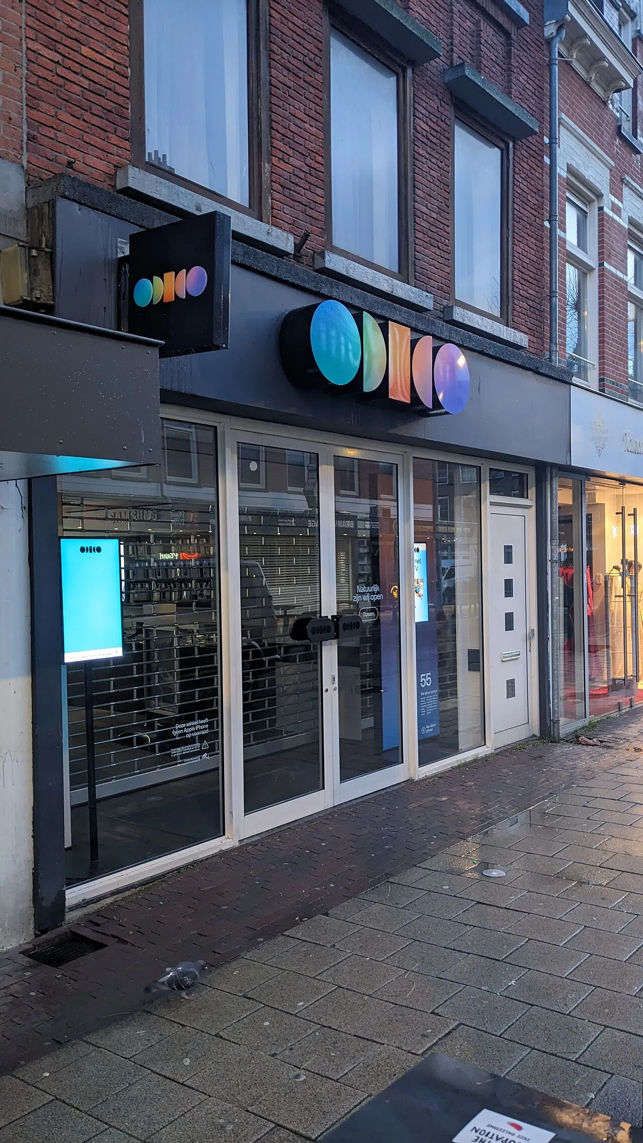 Een Odido-winkel in Rotterdam, de telecomaanbieder wiens datalek in 2026 in verband wordt gebracht met ShinyHunters.