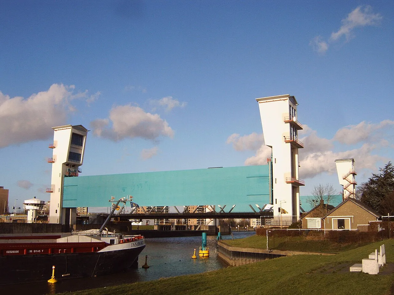 De Hollandsche IJsselkering bij Krimpen aan den IJssel, waarvan de Algerabrug een van de bruggen is met het kwetsbare voorspanstaal.