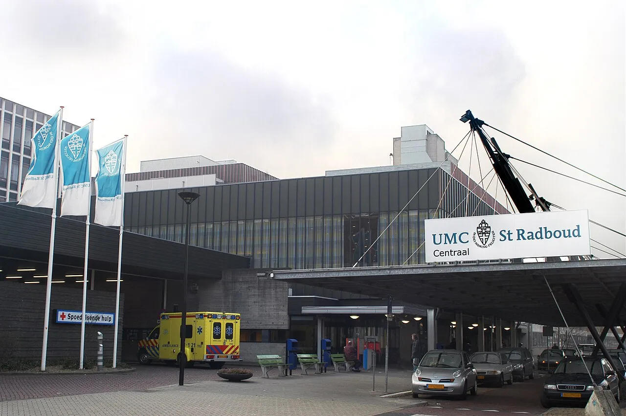 Hoofdingang van het Radboudumc in Nijmegen, waar de clitorisreconstructietechniek is ontwikkeld