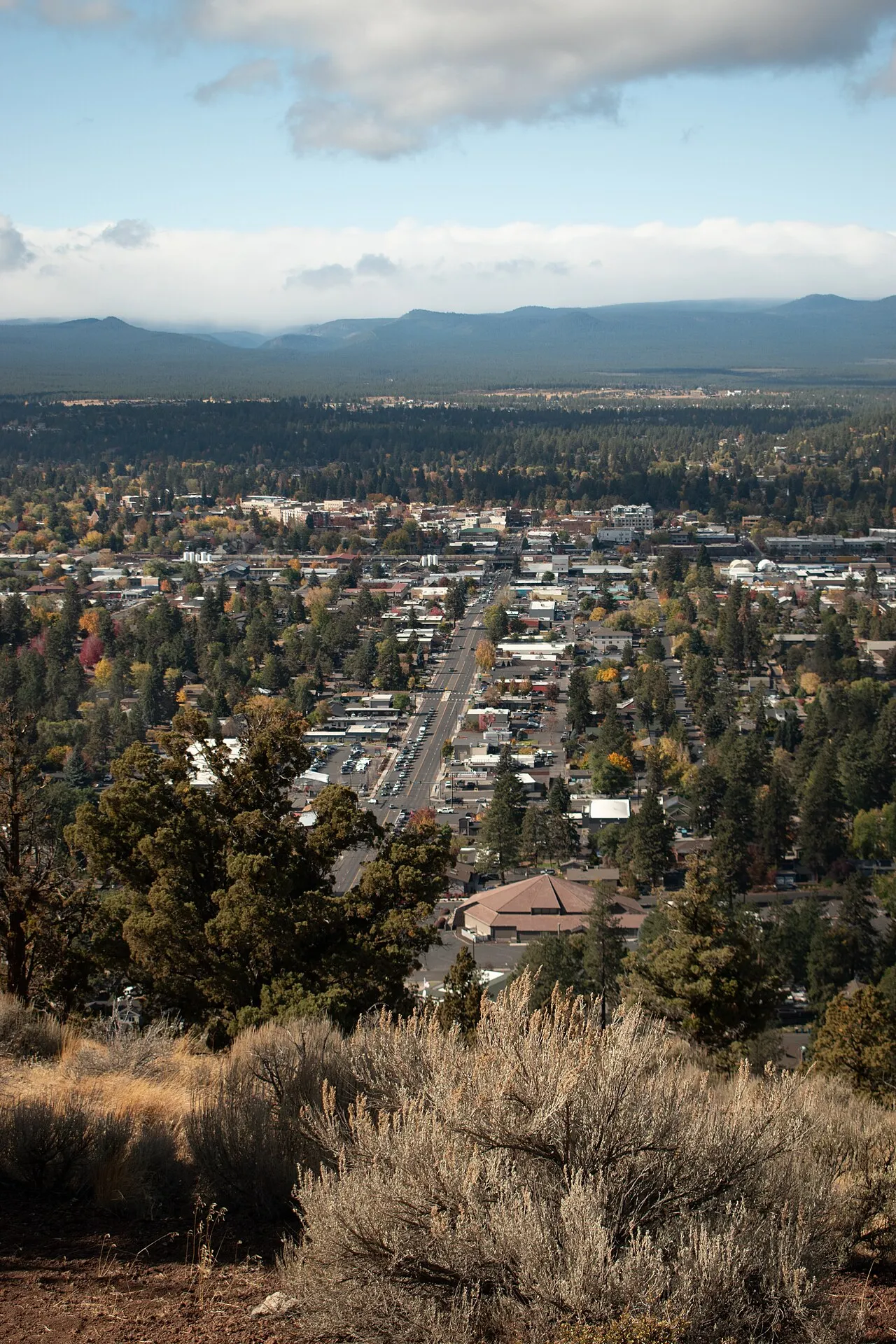 Uitzicht over de stad Bend, Oregon, gezien vanaf Pilot Butte
