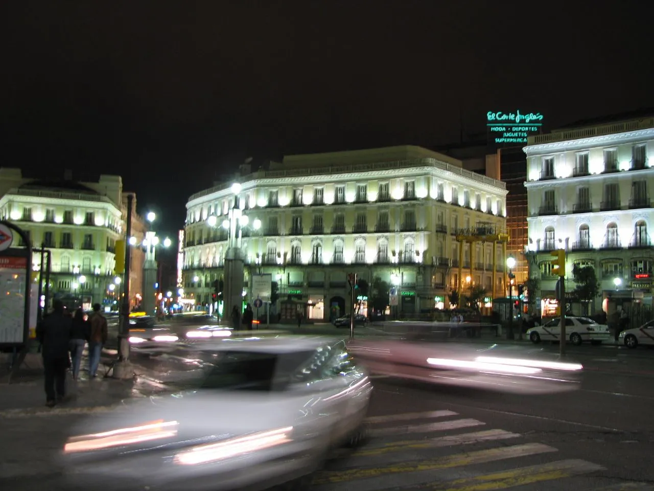 Het plein Puerta del Sol in Madrid, waar demonstranten een tentenkamp opzetten.